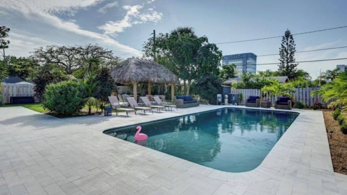 Harbor Village Villa | Walk to the beach & Resturant’s. Tiki Hut Dream Pool Home. Under a mile to beach