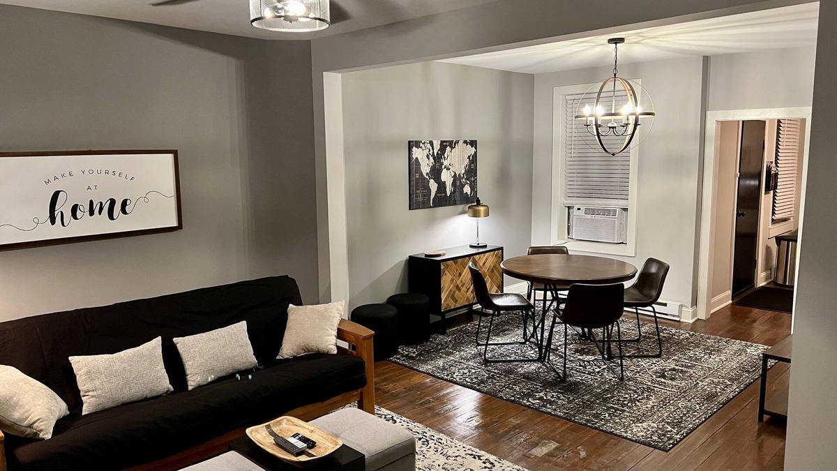 Downtown House | Walk to the canal and downtown! Cozy 1880 Fully Renovated townhome