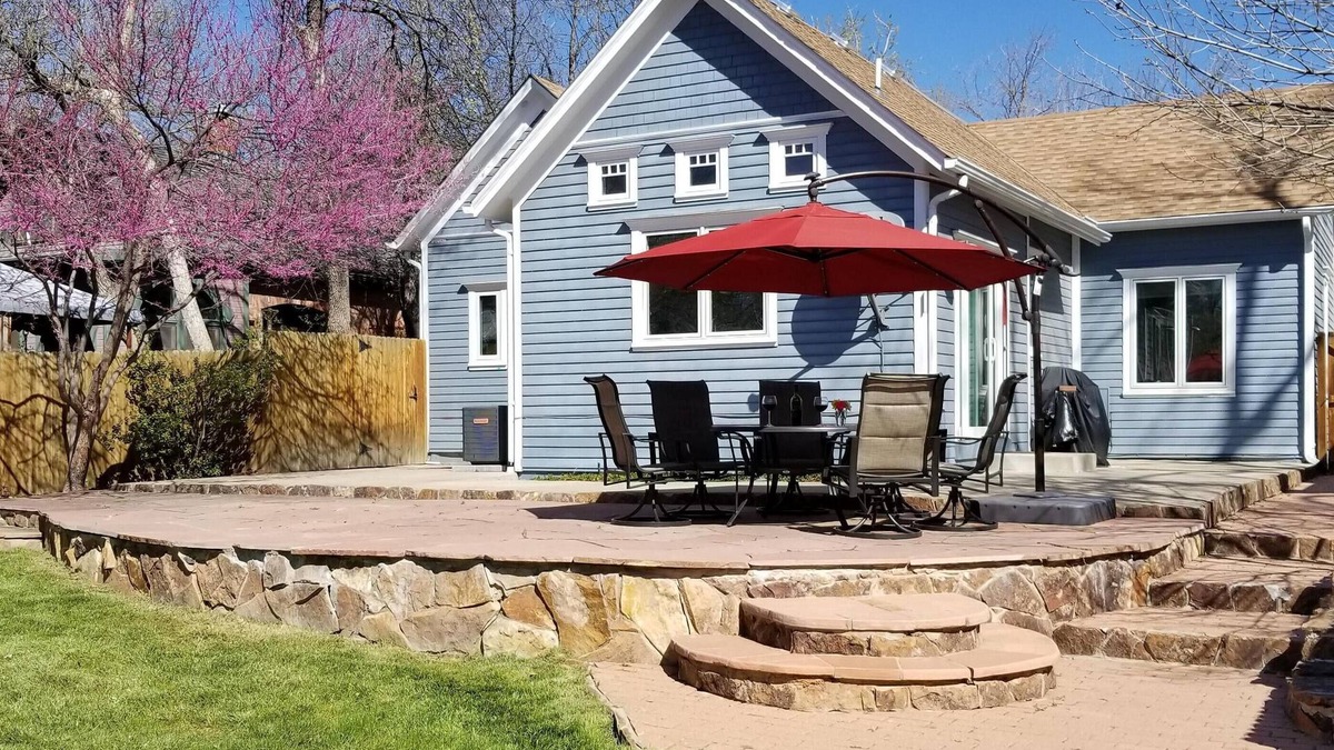 Whittier House | ❤️Walk to the Heart of Pearl Street from this Charming Historic Home