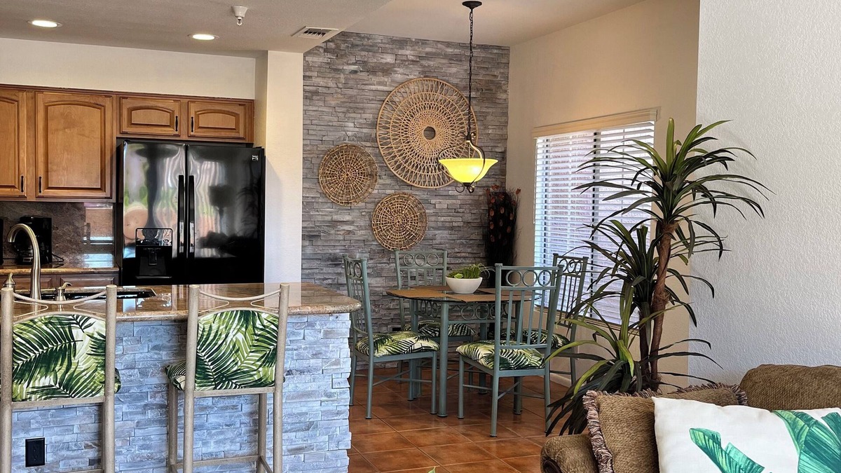 Lake Havasu City Condo | Walk to the Lake Cool Condo