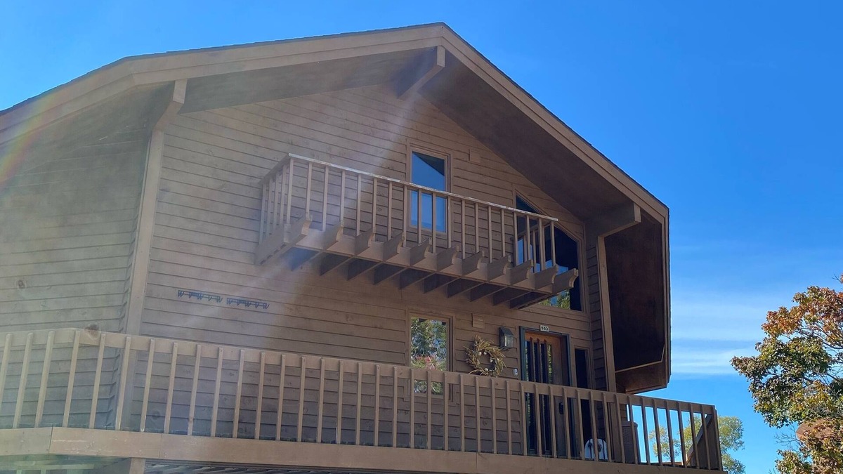 Mancelona Condo | Walk to the slopes at Schuss Mountain