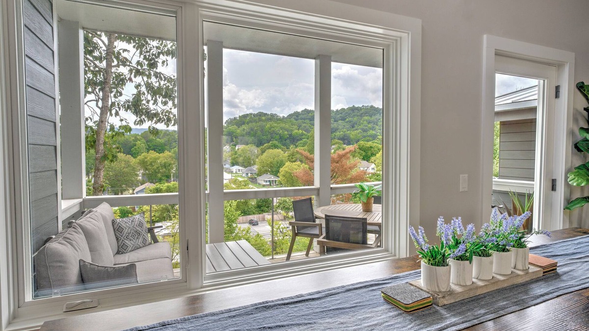 Northside House | Walk to TN River Activities-Parks-Shops-Dining-Publix.