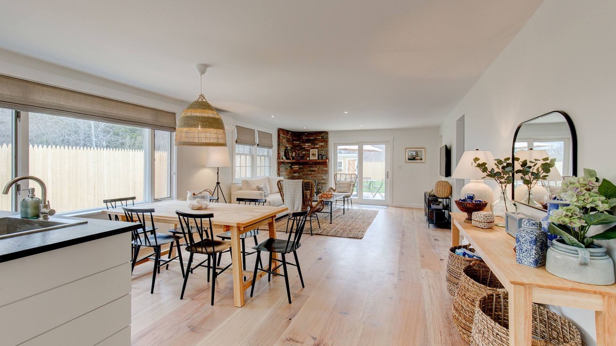 Edgartown House | Walk to Town/Golf Club - Renovated Edgartown Home