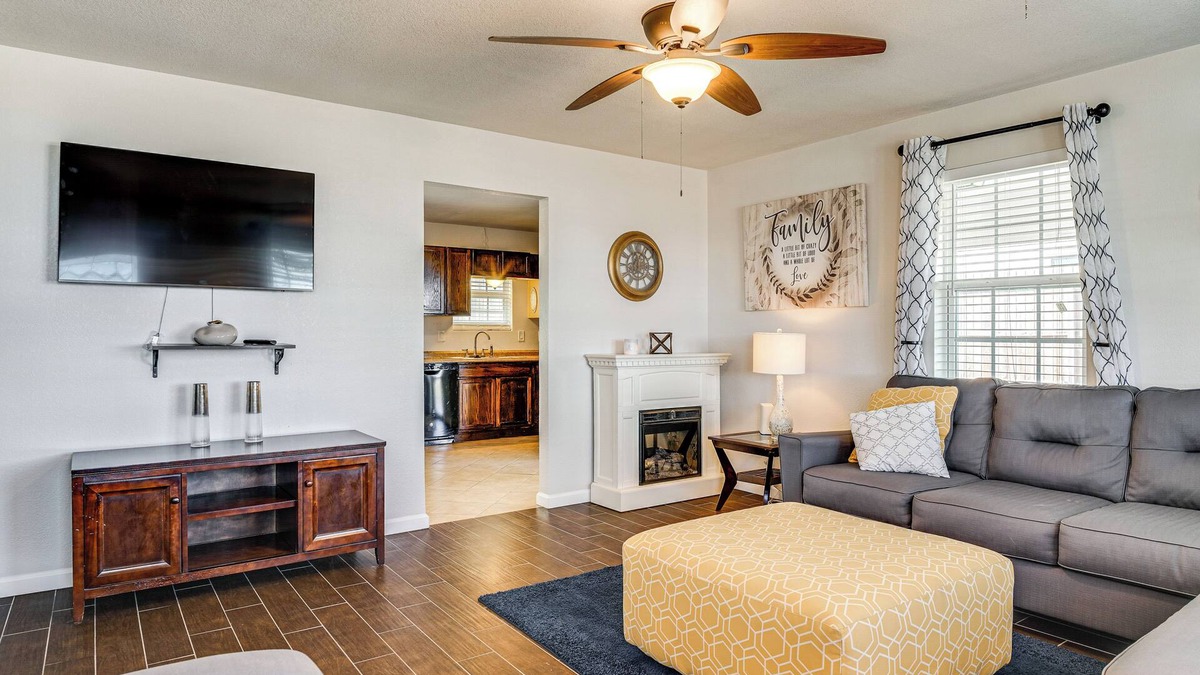 Brenham House | Walk to Town: Home w/Yard in Brenham!