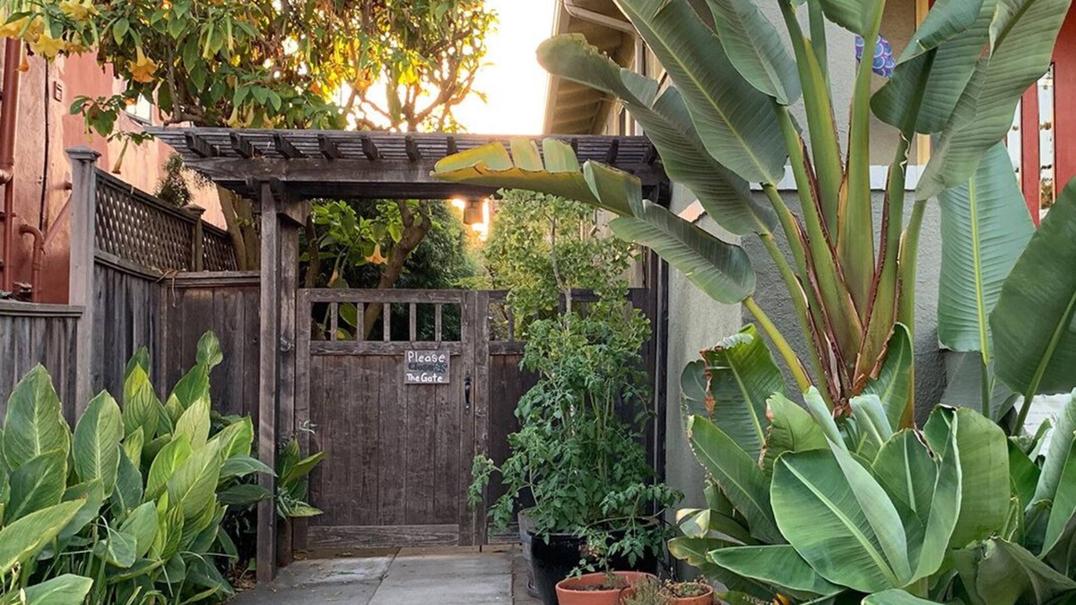Upper Telegraph Apartment | Walk to trendy Temescal & College Ave - 2+ BR