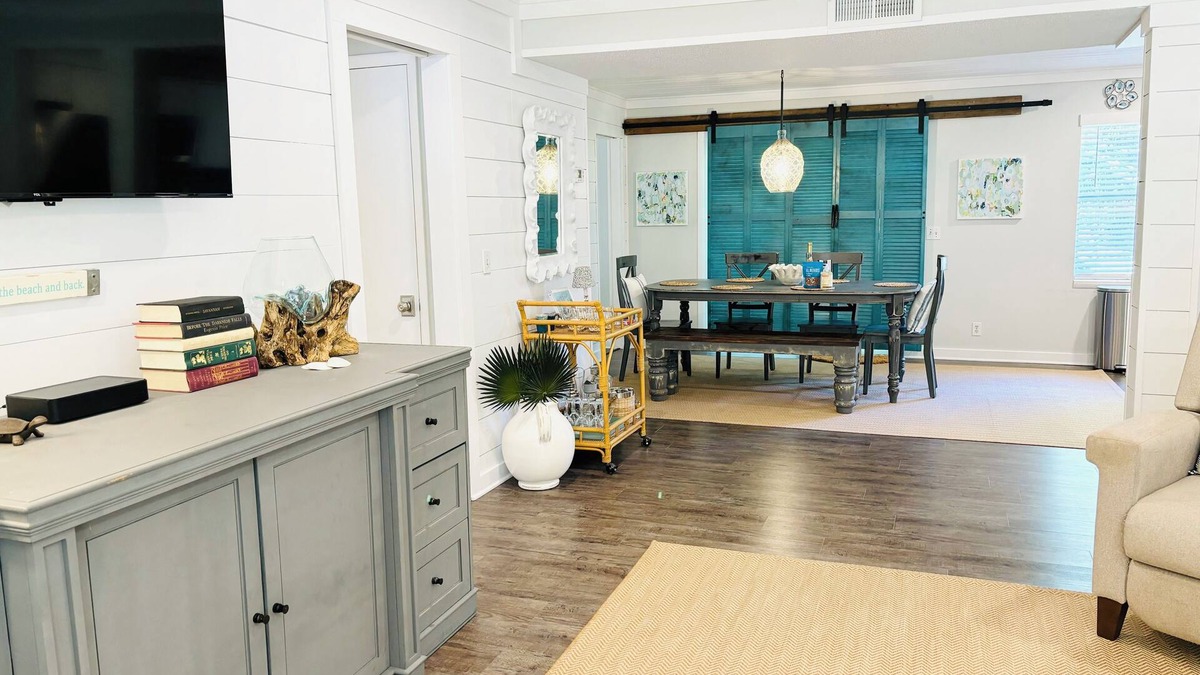 Demere Park Condo | ☀️Walk to Village —Beach is less than 1 mile