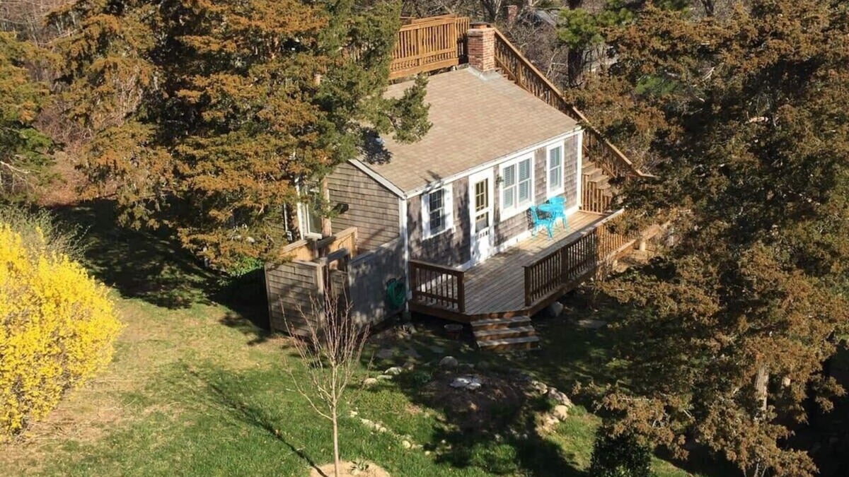 East Orleans House | Walk to Water & Preservation Land!