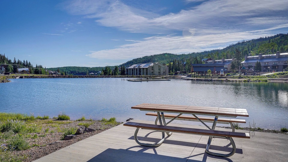 Brian Head Apartment | Walkable Brian Head Condo: Steps to Ski Resort!