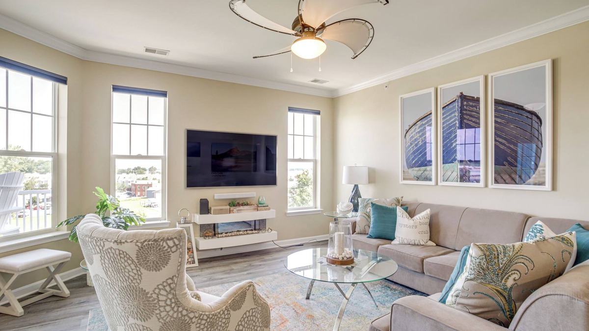 Cambridge Condo | Walkable Condo w/Drawbridge Views in Cambridge