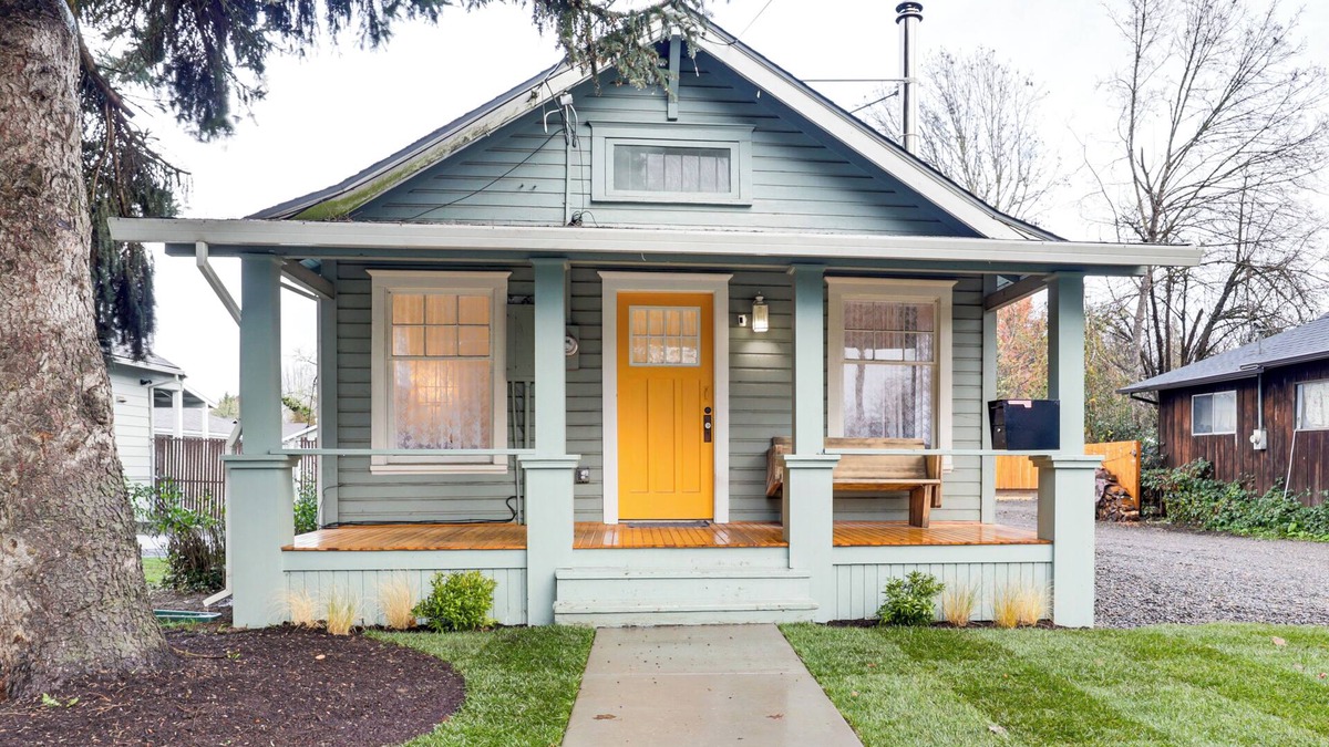 Forest Grove Cottage | Walkable Location: Quaint Cottage in Forest Grove!