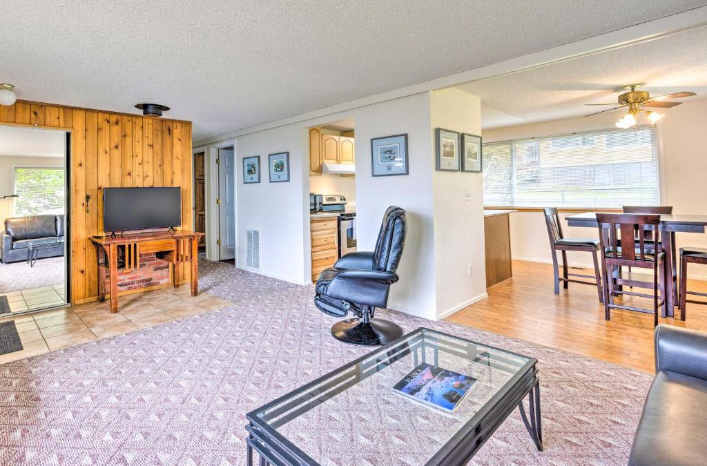 Sitka House | Walkable Sitka Getaway with Community Perks!