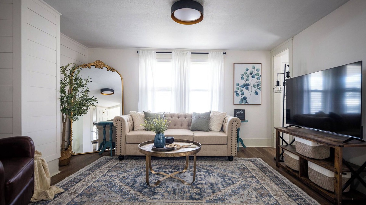 University Circle Apartment | Walkable to Everywhere in Little Italy- Near CWRU, Cleveland Clinic Main Campus