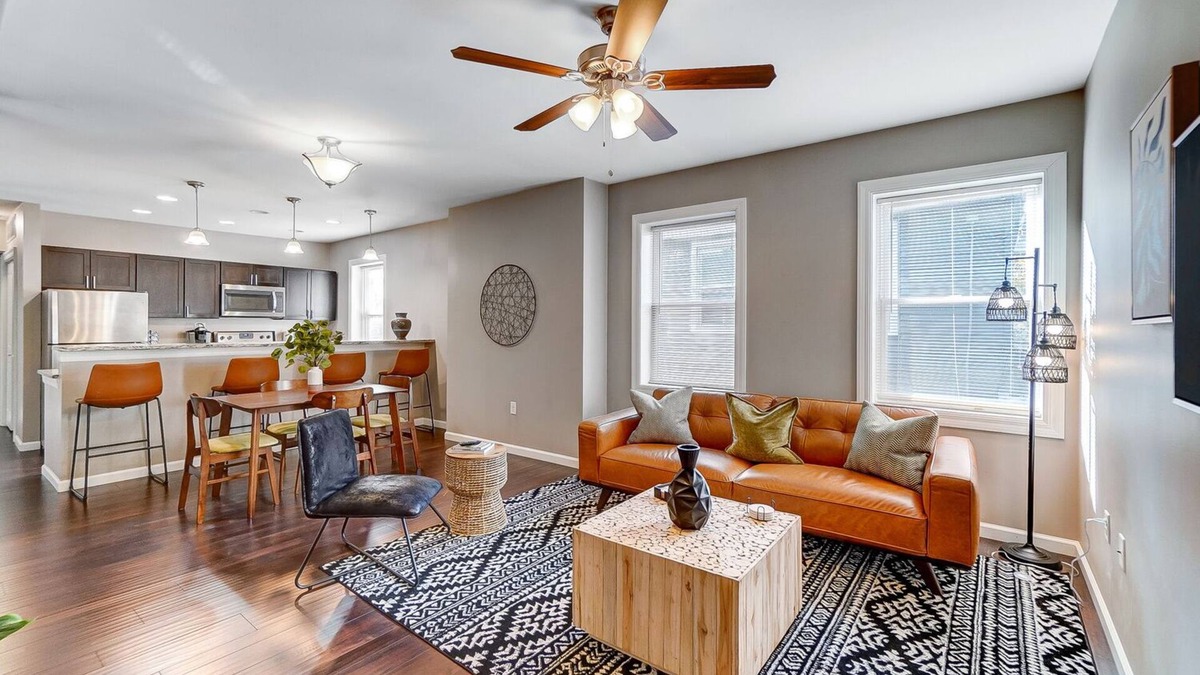 Oakley Apartment | Walkable to Oakley Square-Newly Renovated-King Bed