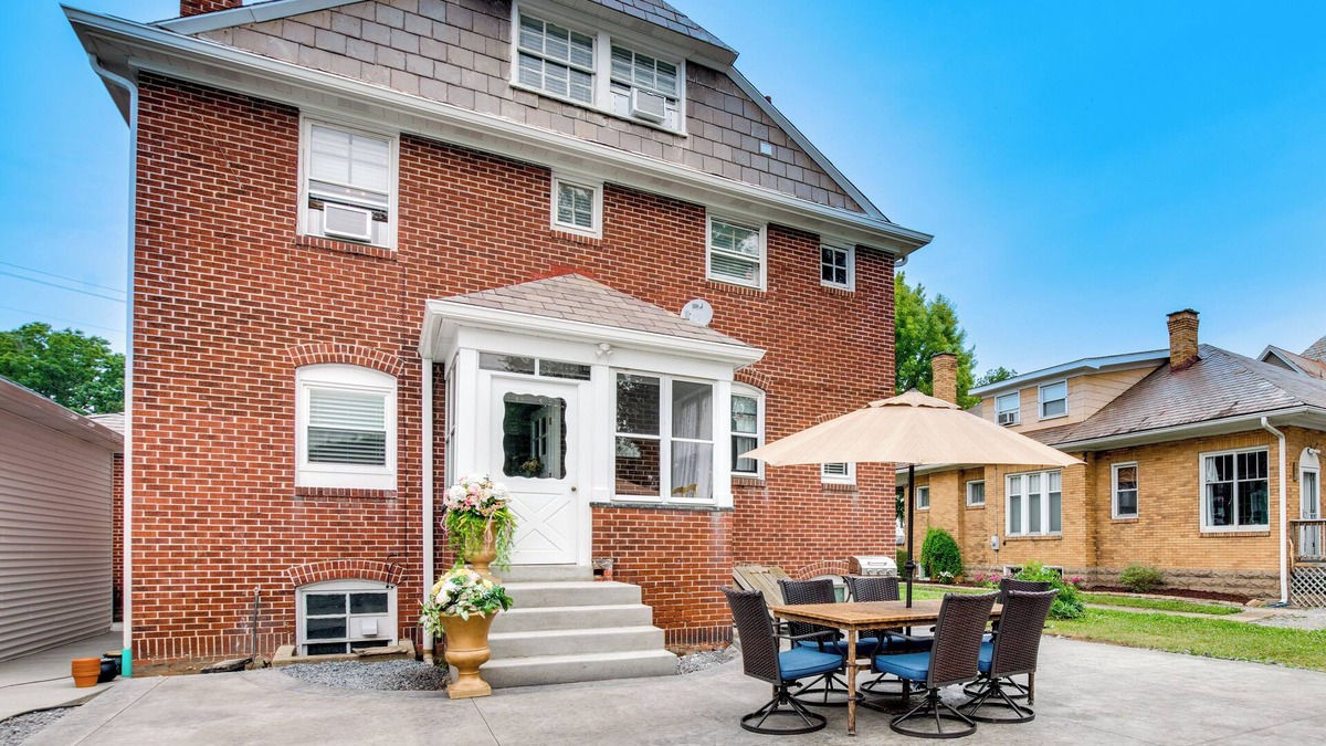 Zelienople House | Walkable Zelienople Home w/Patio & Grill!