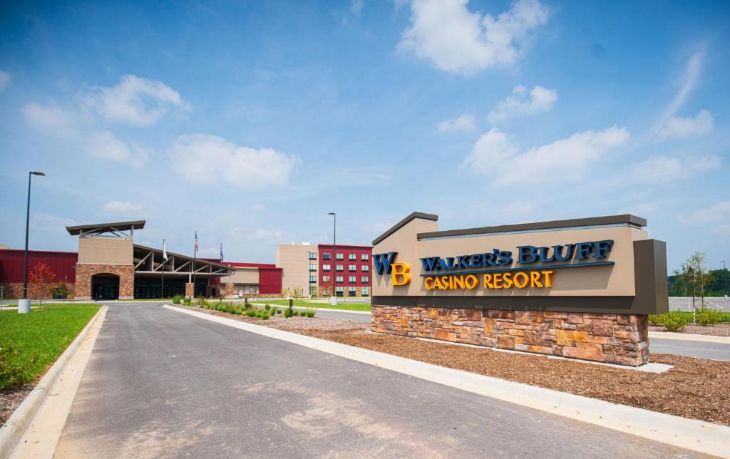 Carterville Resort | Walker's Bluff Casino Resort