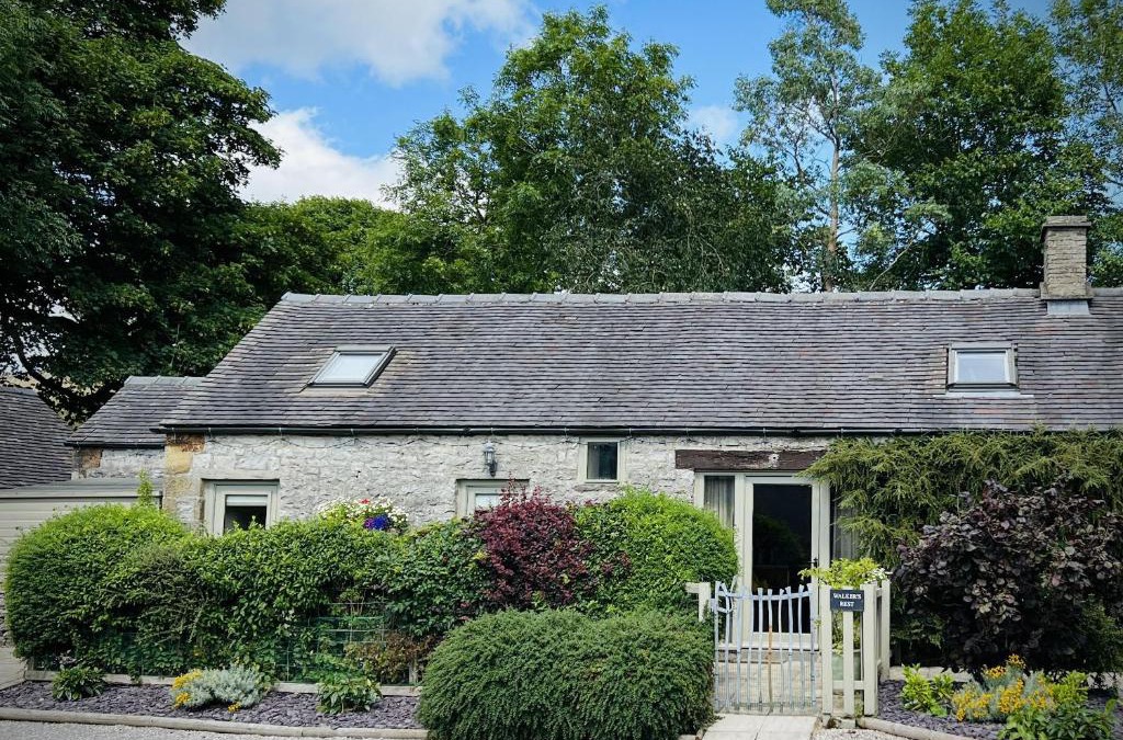 Crowdecote House | Walker's Rest