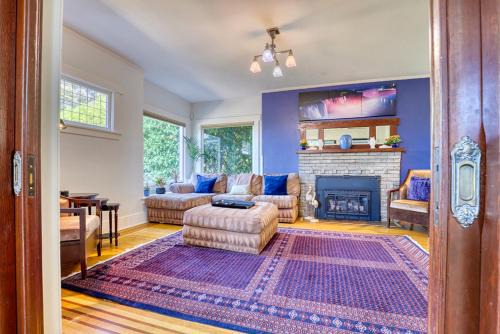 Queen Anne House | Walkers Delight on Queen Anne
