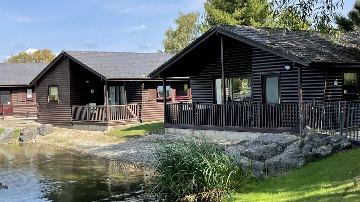 South Lakeland Leisure Village Cabin | Walkers Lodge 41n