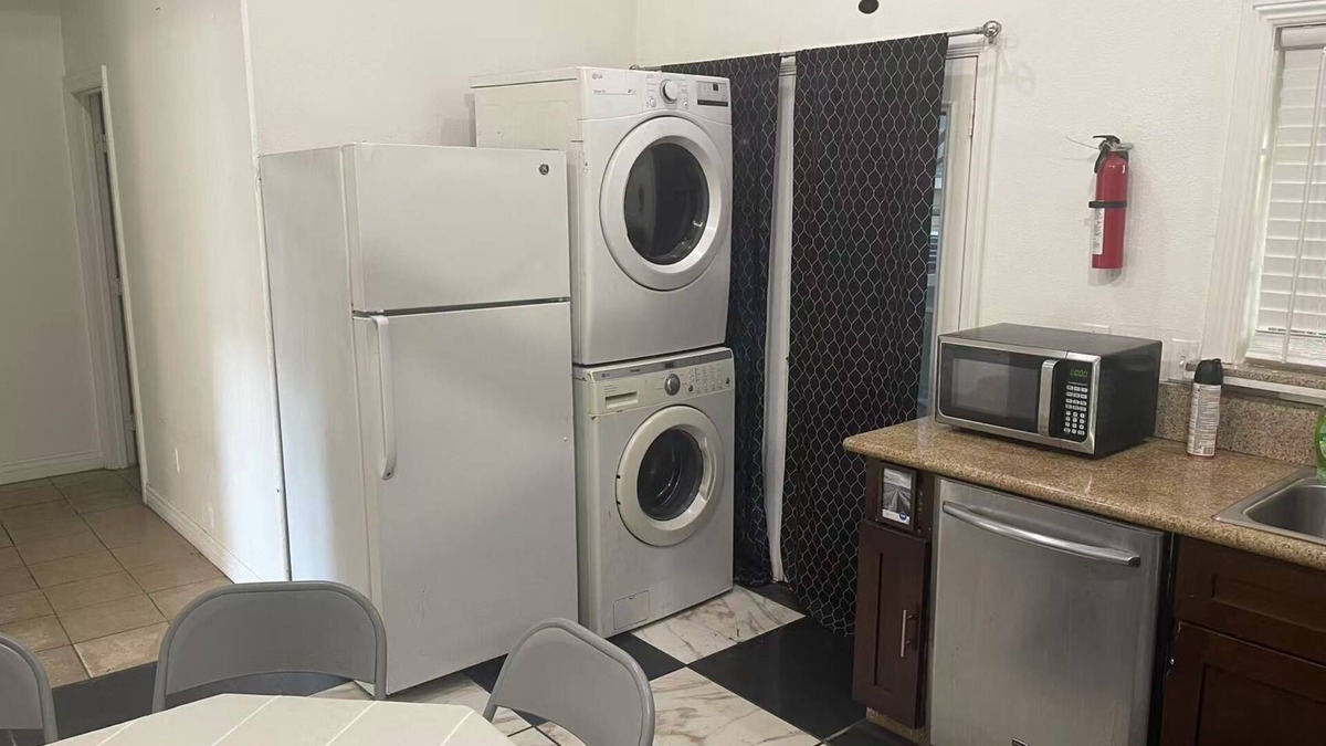 Southwest Anaheim Apartment | Walking Disney 2-bedroom Guest unit in Anaheim