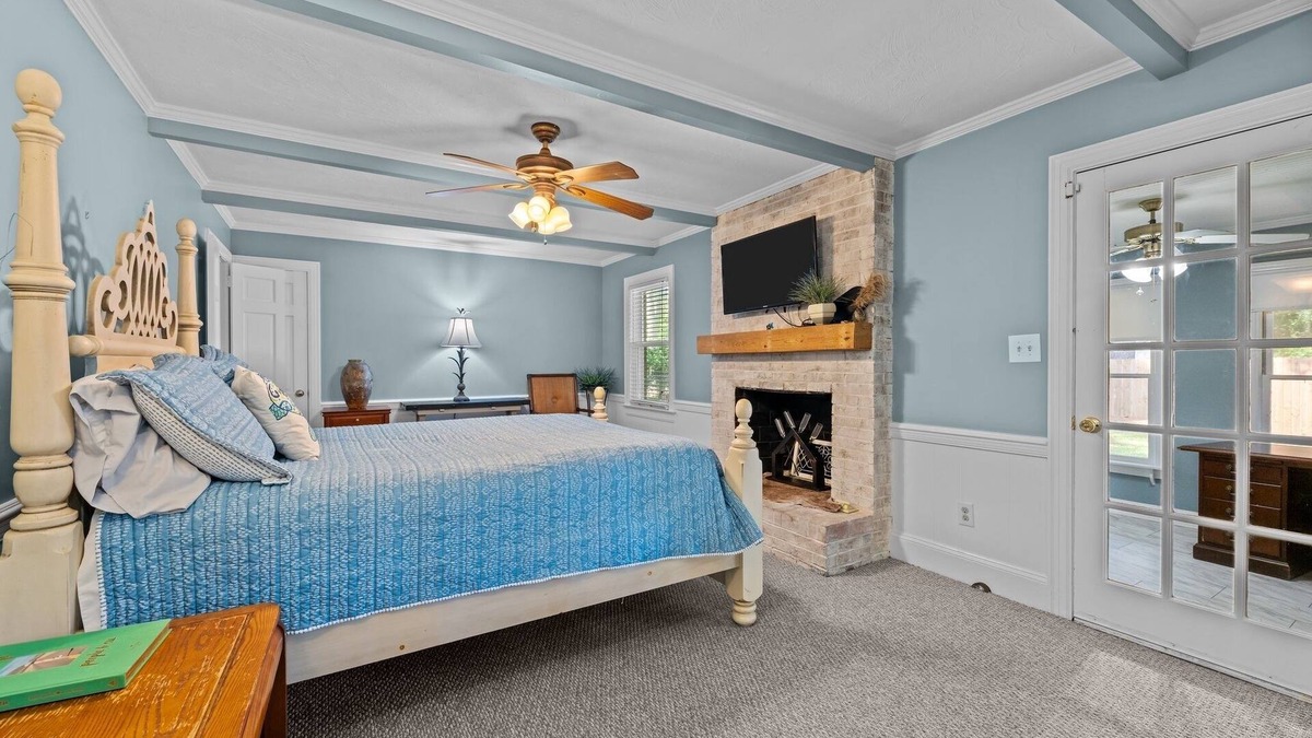 Greenville House | Walking Distance from the Stadium in Beautiful Greenville NC. Sleeps 8.