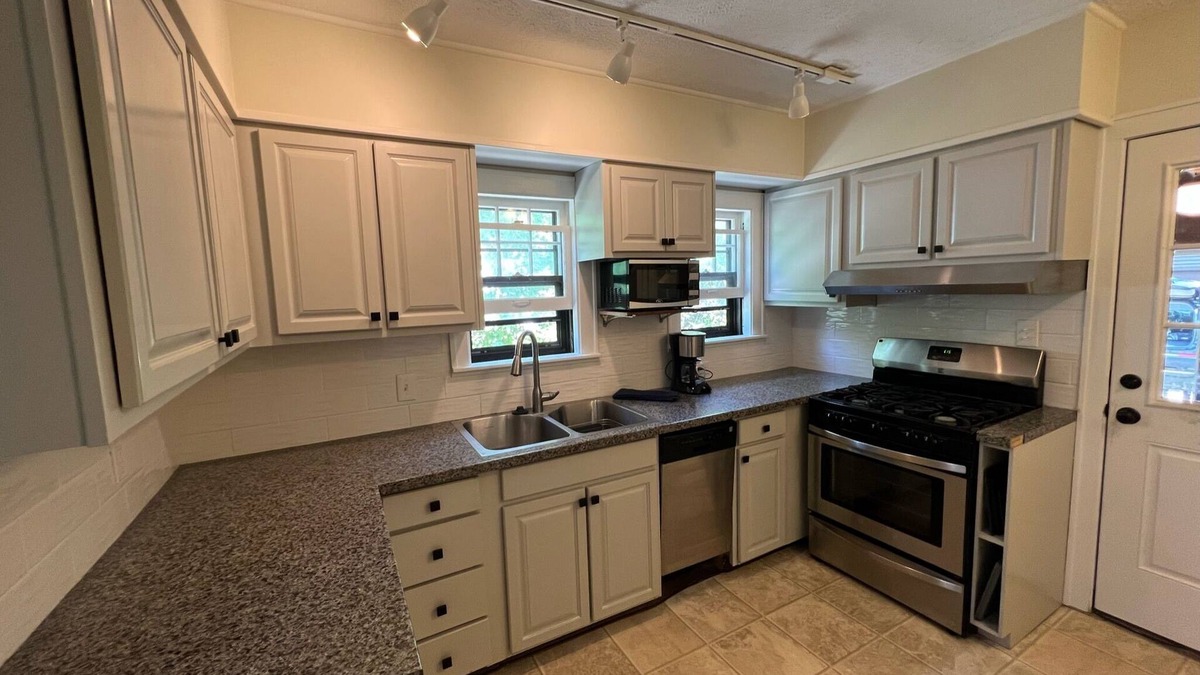 East Lansing House | Walking Distance to MSU! Charming 3 bedroom, 1.5 bathroom house.