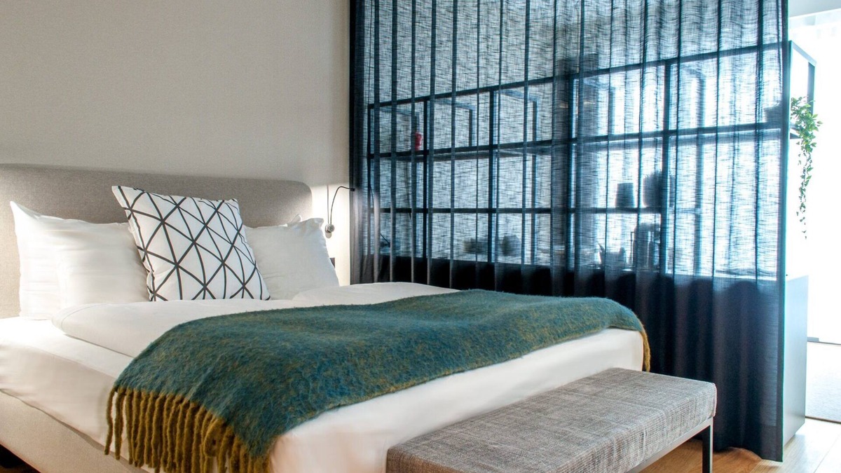Jewish Quarter House | Walking Distance to Grote Markt! Family-friendly Property, City Views & Kitchen!