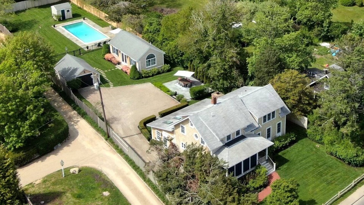 Katama House | Walking distance to downtown Edgartown w Heated Pool and Guest House!