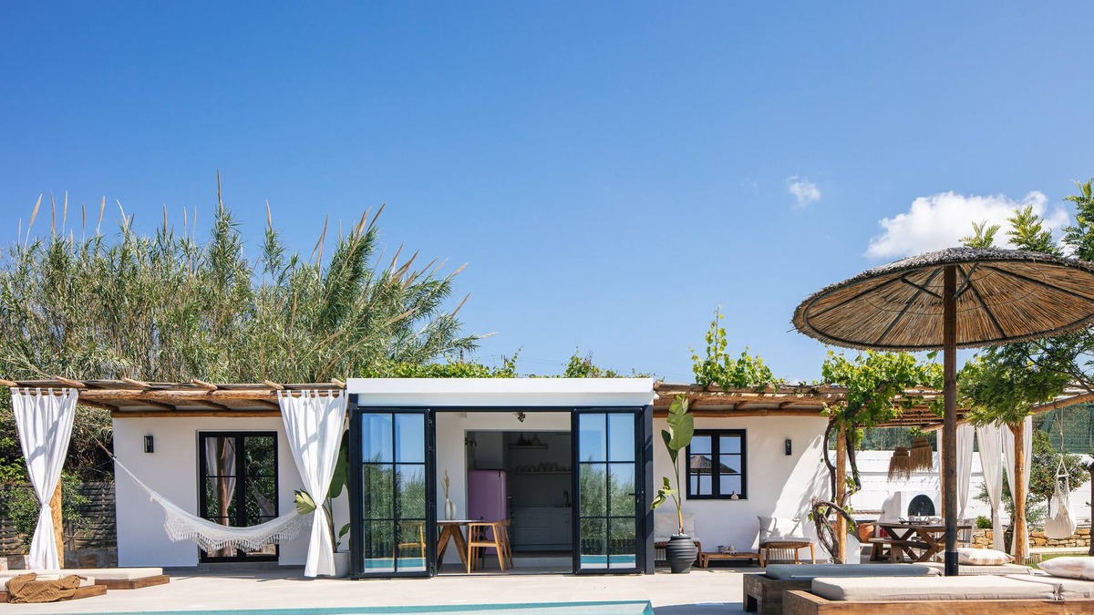 Platanias Town Villa | Walking Distance to Platanias Centre and the Beach! Heated pool!