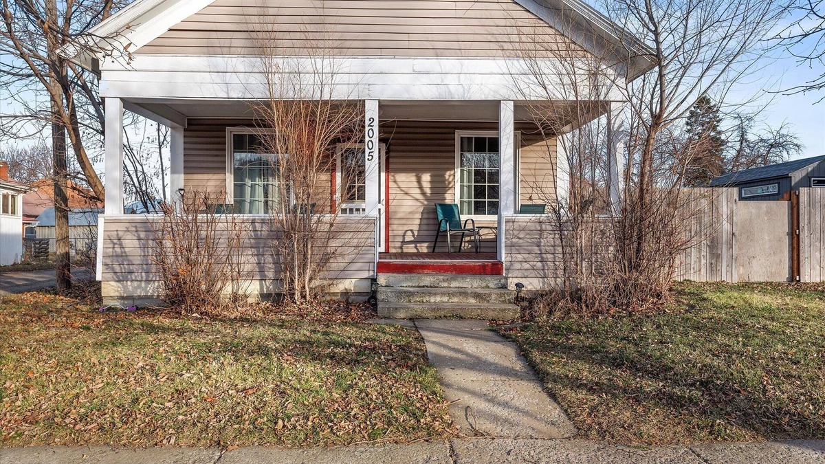 La Grande House | Walking Distance to Town Discount Ski Passes TRAVELERS WELCOME