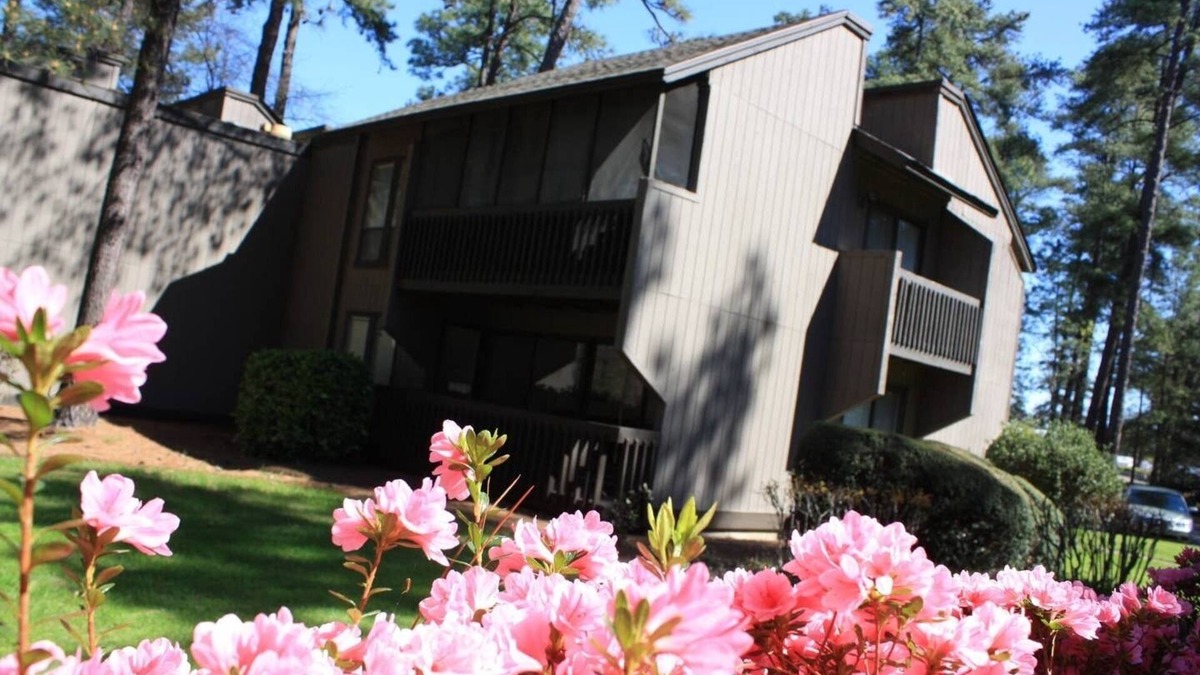 Pinehurst Condo | Walking distance to The Pinehurst Clubhouse