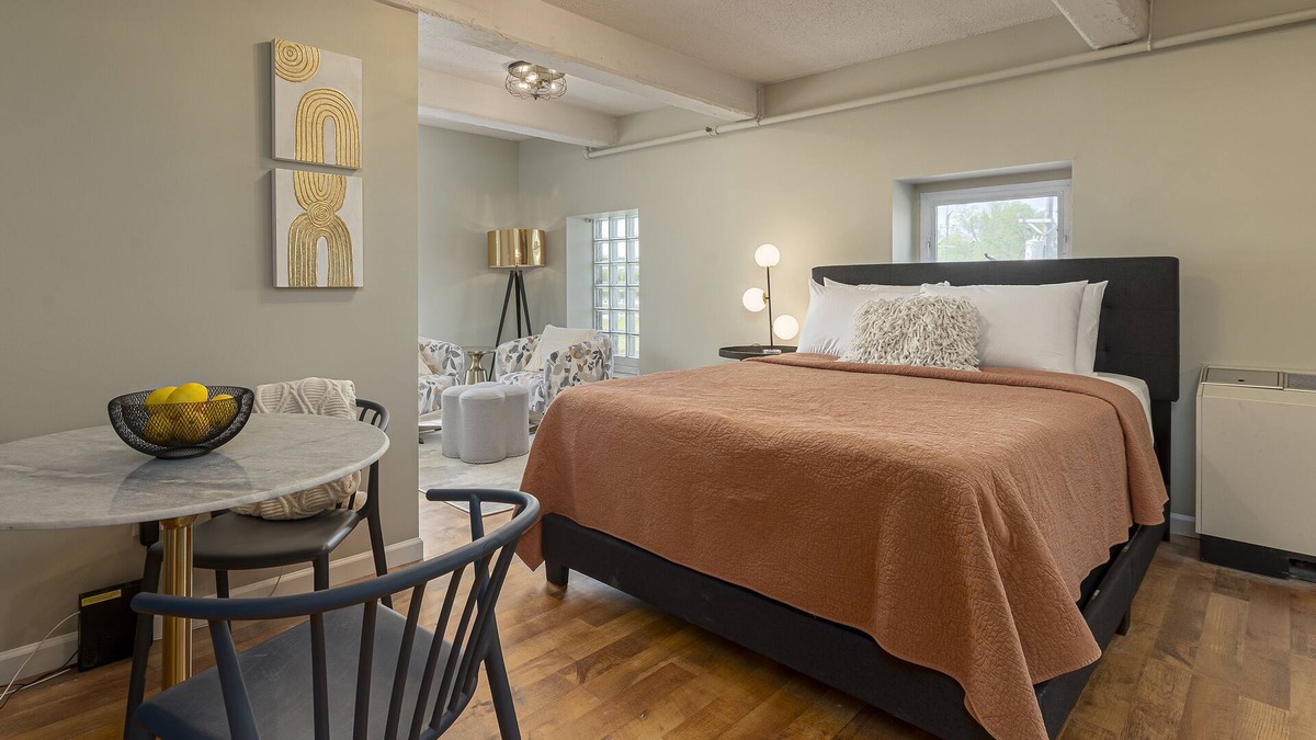 Carbondale Apartment | Walking Distance to Campus, Food & Entertainment!