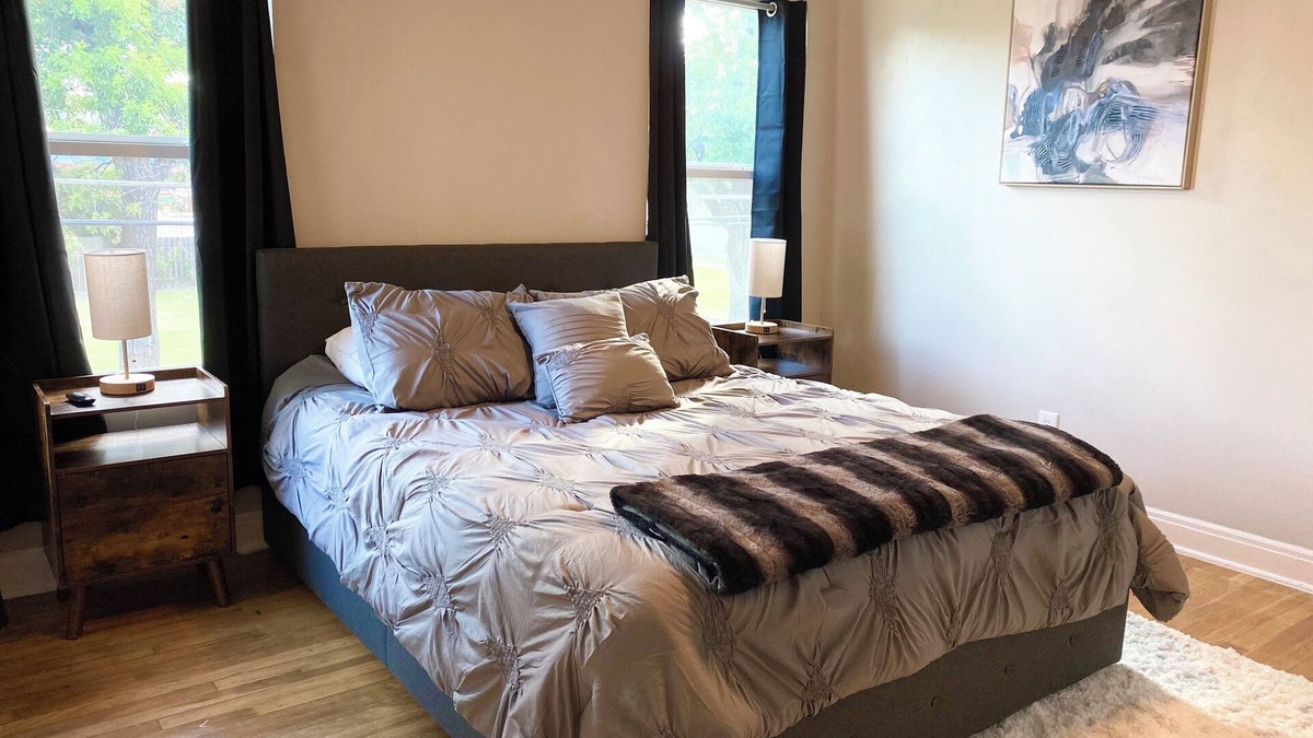 Wichita Falls Apartment | Walking Distance to United Regional Hospital + Gated + Carport
