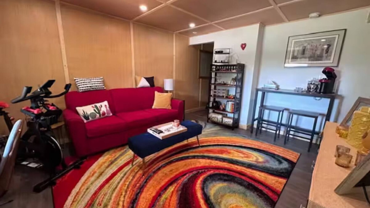 Rossport Apartment | Walkout Rossport Apartment