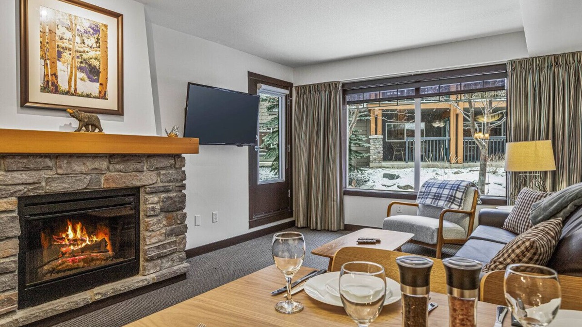 Copperstone Resort Condo | Walkout to Hot tub | BBQ | Clean & Cozy 1 Bed Unit
