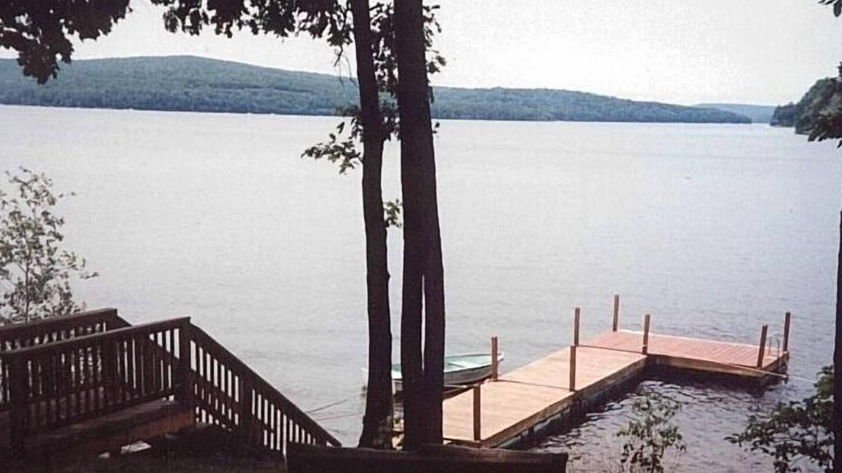 Sunny Point Cabin | Wallenpaupak Lakefront Cabin