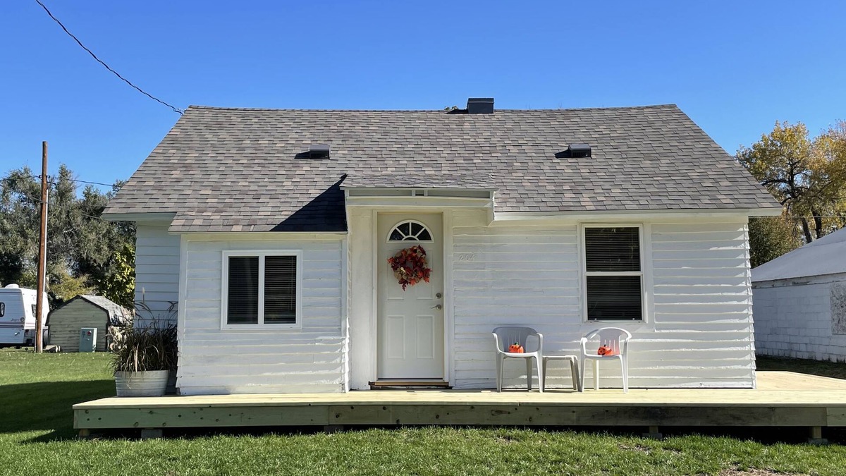 Mobridge House | Walleye Waters