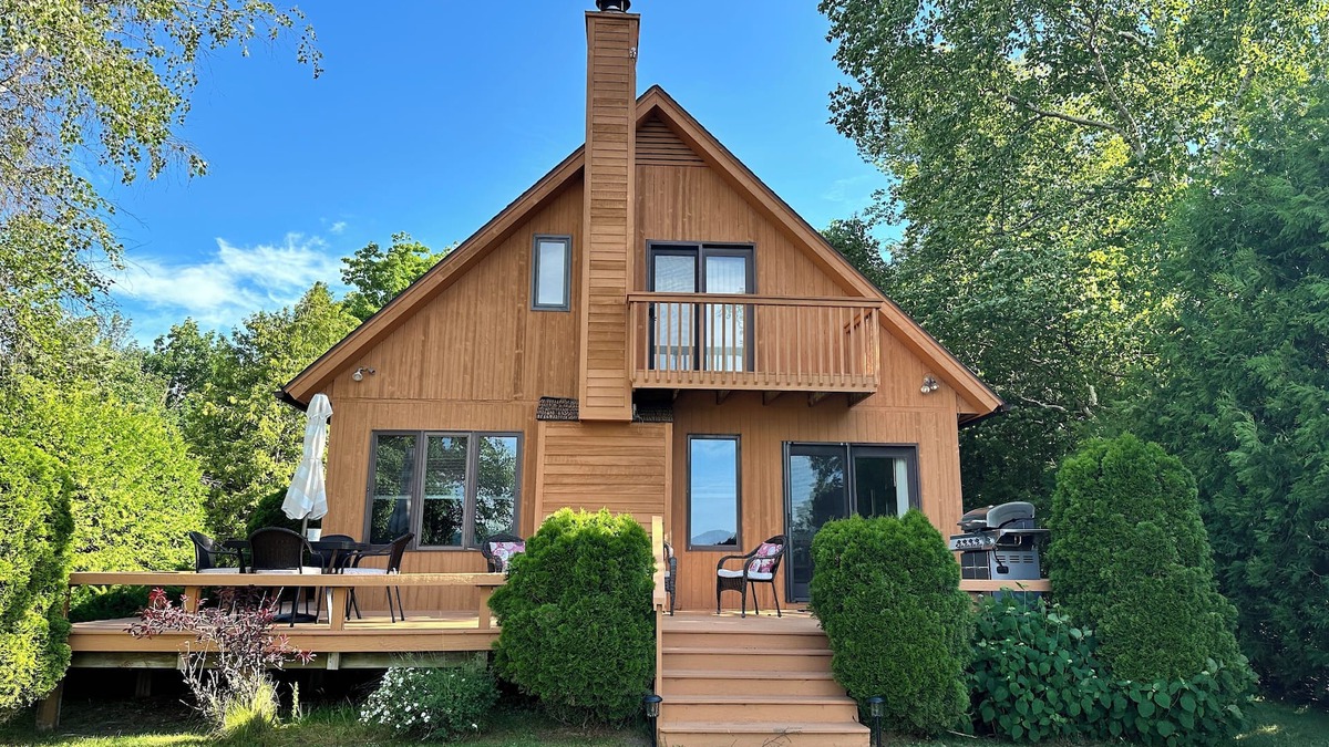 Bay Harbor House | Walloon Lake cottage located on the West Arm!