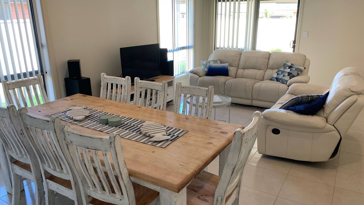 Wallaroo House | Wallow in Wallaroo on the Copper Coast. Relax with family and friends