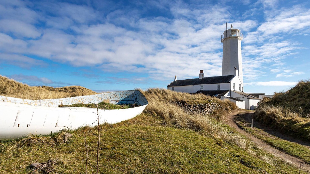 Barrow-in-Furness Cottage | Walney Island Lighthouse