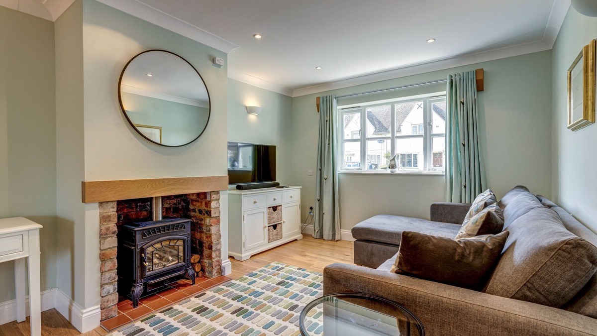 Evenley House | Walnut Cottage | Evenley Holiday Let | 2 Beds & Sleeps 4
