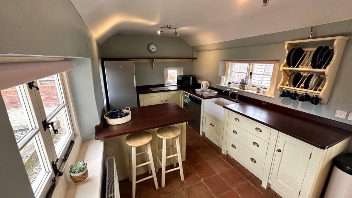Framlingham House | Walnut Cottage, Framlingham