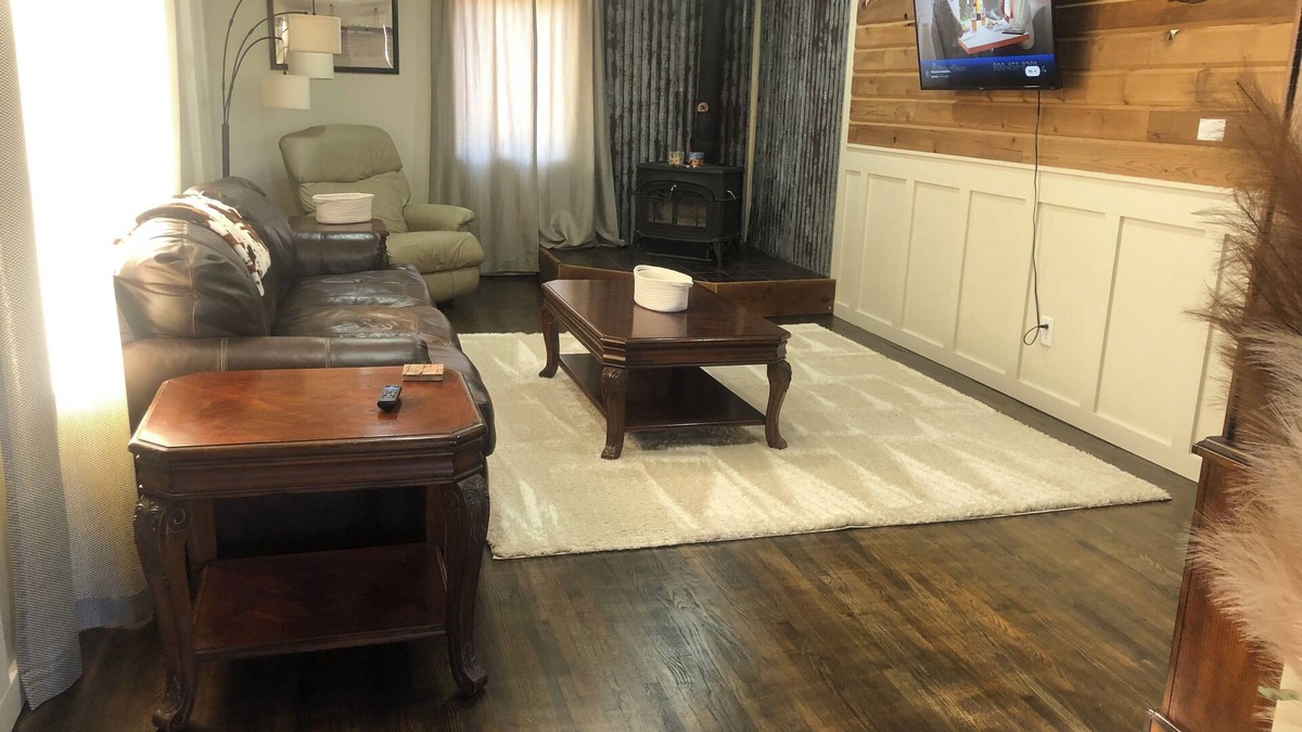 El Dorado House | Walnut River's Edge Guesthouse - El Dorado