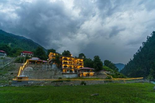 Kaghan Resort | Walnut Riverside Resort