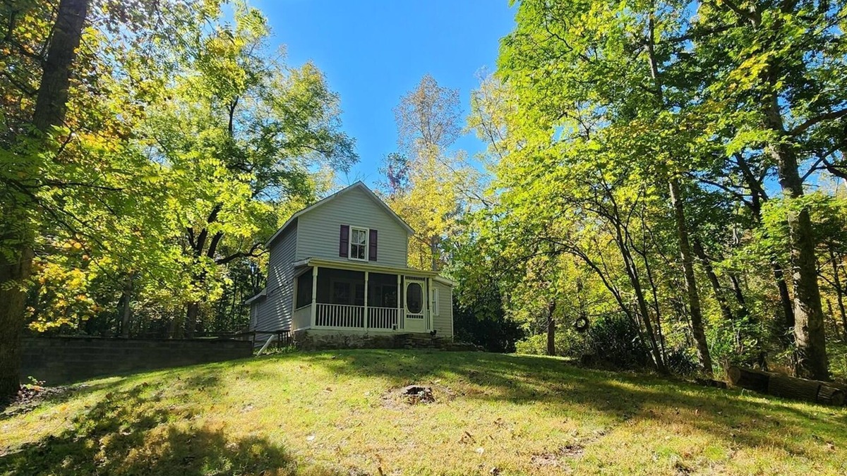 New Market House | Walnut Springs | 0 Bed, 1 Bath