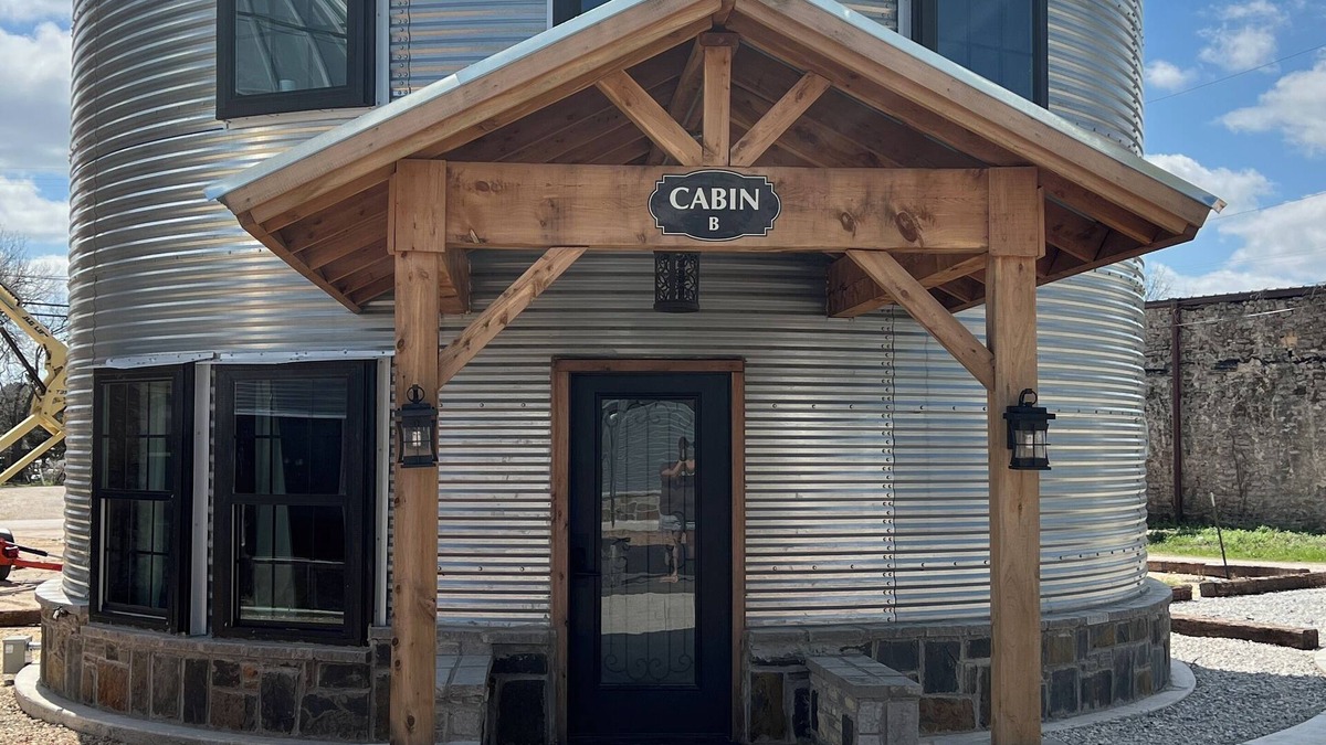 Walnut Springs Cabin | Walnut Springs Silo Cabin B