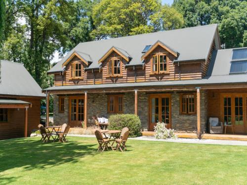 Wanaka Bed & Breakfast | Wanaka Homestead Lodge & Cottages