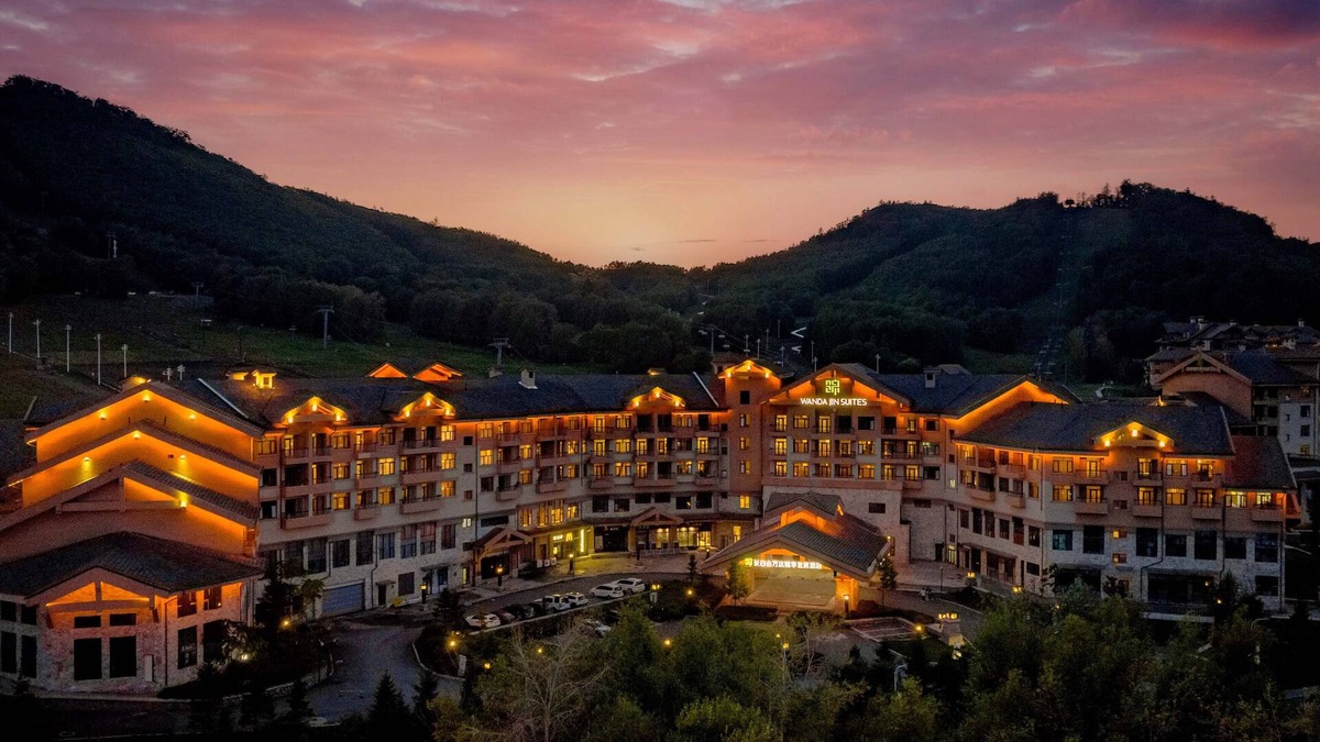Changbai Mountain West Slope Hotel | Wanda Jin Suites Changbaishan
