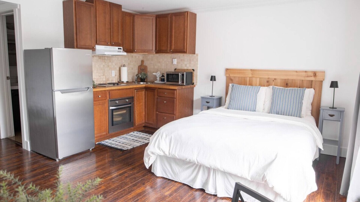 Harrison Hot Springs Apartment | Wanderlust | Studio Suite with Private Patio