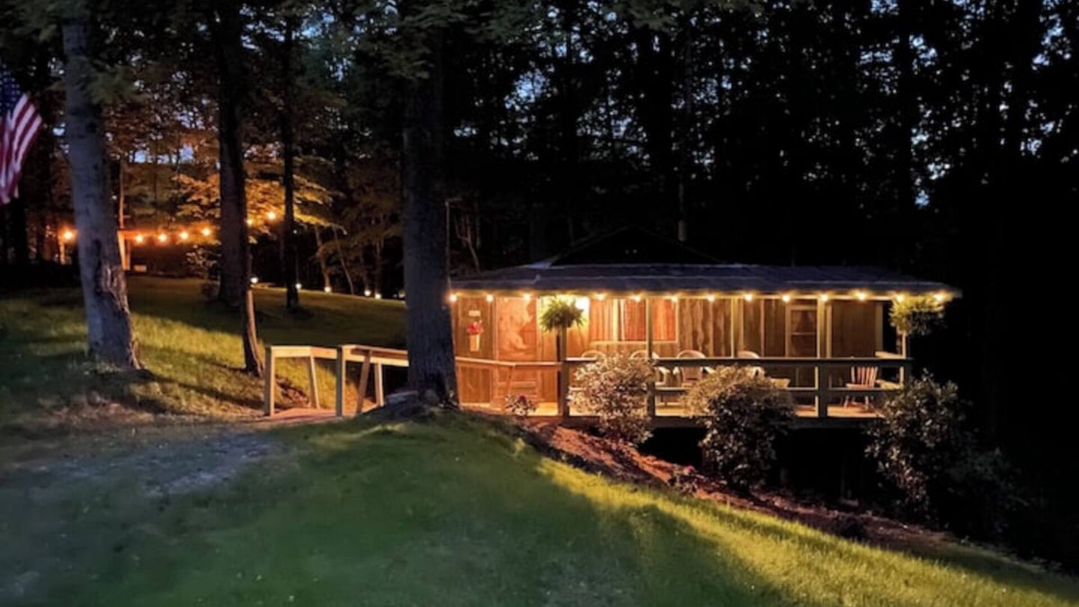 Stokes Cabin | Wanderlust Cabin Just minutes from Hanging Rock