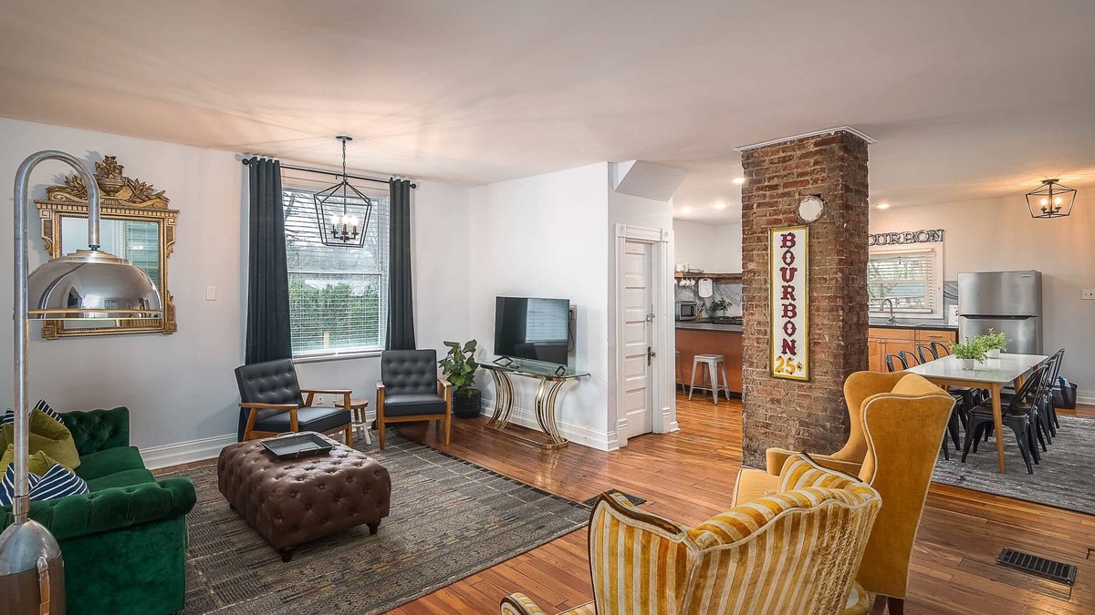 Tyler Park House | Wanderlust - Hot tub/fire pit - Location!